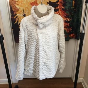 Patagonia Pelage Fleece Faux Fur Jacket Womens Sz L Color Raw Linen